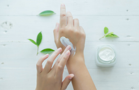Quelle crème mains choisir pour passer l’hiver ?