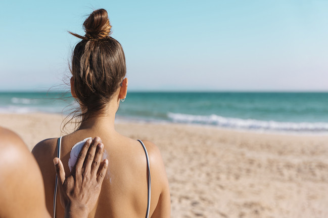 L’hydratation du corps : un soin tout aussi essentiel que celui du visage