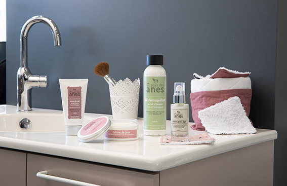 Les produits indispensables pour une routine beauté soir idéale 