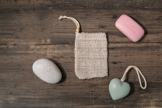 Le pochon sauve-savon 3 en 1 : le must-have d’une routine beauté écolo