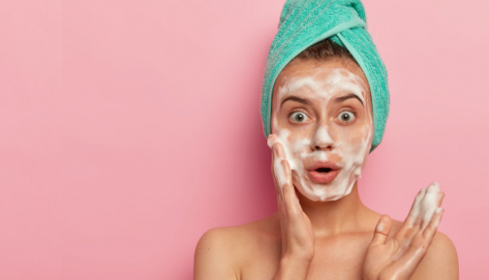 Pourquoi utiliser un savon au lait d’ânesse contre l’acné ?