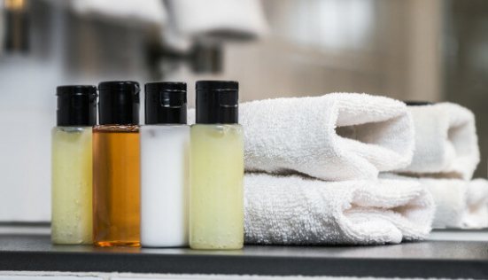 Quelle différence entre un gel douche et un savon liquide ?
