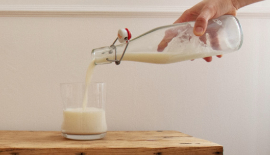 Lait d'ânesse bio : L'ingrédient star des cosmétiques naturels