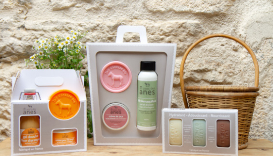 Commencer à se préparer pour les fêtes avec les coffrets de cosmétiques au lait 