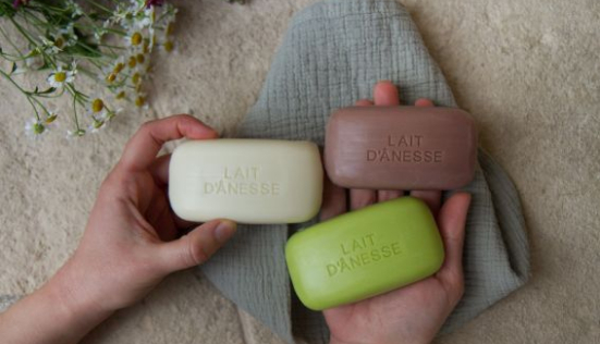 Comment choisir le meilleur savon au lait d'ânesse pour votre peau ?