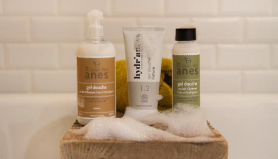 Les secrets de fabrication du gel douche au lait d'ânesse