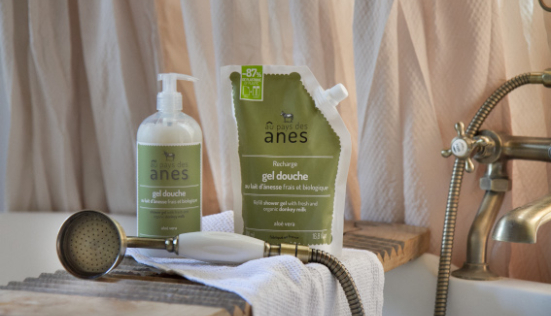 Pourquoi le gel douche au lait d’ânesse est le secret des peaux sensibles ?