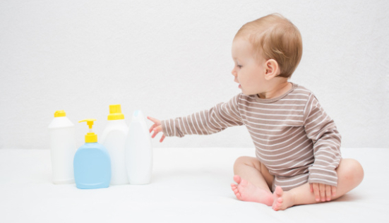 Gel douche au lait d’ânesse : est-il adapté aux enfants et aux peaux délicates ?