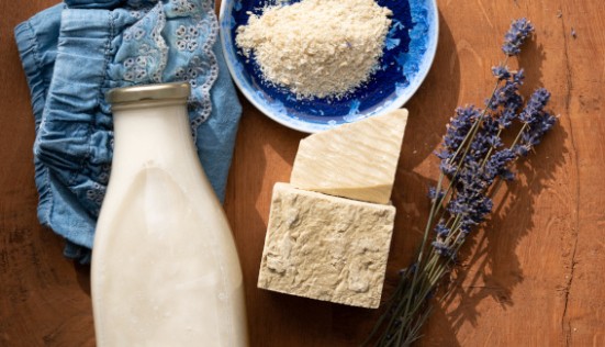 Savon au lait d’ânesse ou savon de Marseille : lequel choisir pour votre peau ?