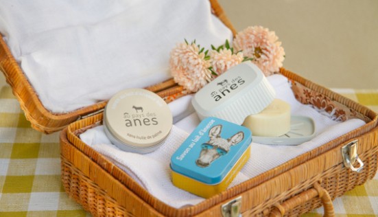 Savon solide ou liquide pour voyager : que choisir ?