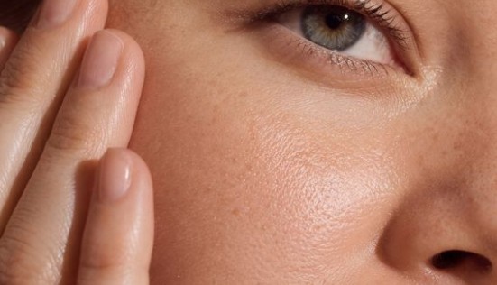 Pourquoi adopter la technique du « skin fasting » pour rééquilibrer sa peau ?